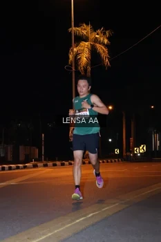 Runner Photo 1914561