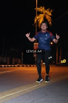Runner Photo 1914563