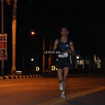 Runner Photo 1914628