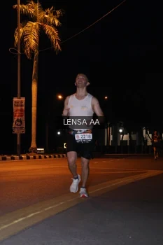 Runner Photo 1914657