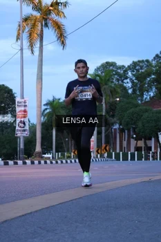 Runner Photo 1917215