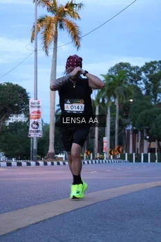 Runner Photo 1917334