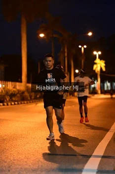 Runner Photo 1920850