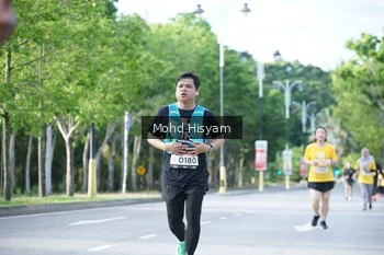 Runner Photo 1922396