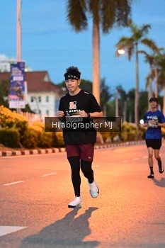 Runner Photo 1924544