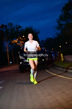 Runner Photo 1925203