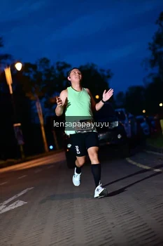 Runner Photo 1925275