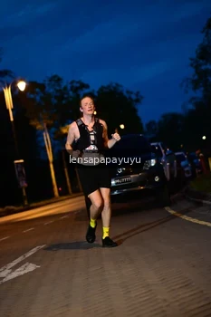 Runner Photo 1925480
