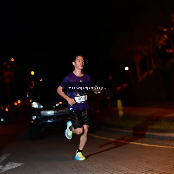 Runner Photo 1925840