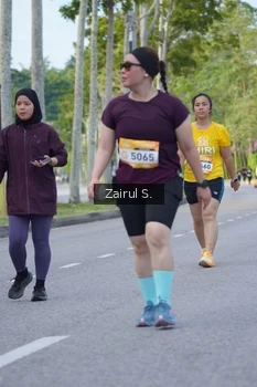Runner Photo 1929890