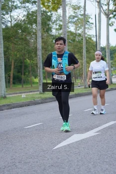 Runner Photo 1930008
