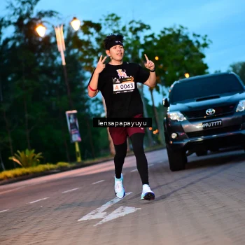 Runner Photo 1930221