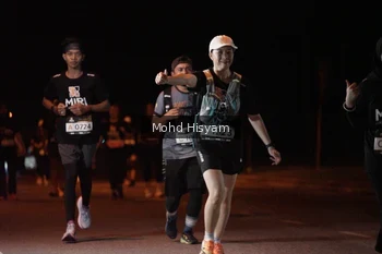 Runner Photo 1930255