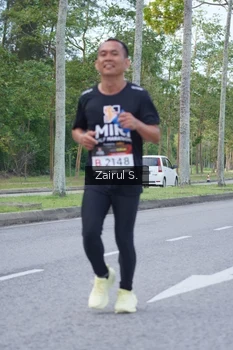 Runner Photo 1930372