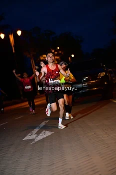 Runner Photo 1932590
