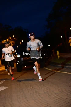 Runner Photo 1933386