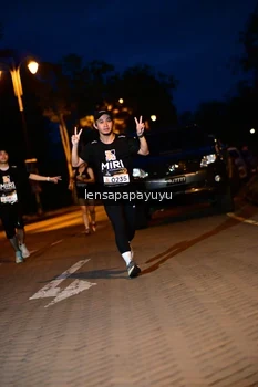 Runner Photo 1933975