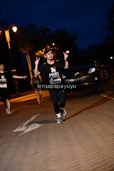 Runner Photo 1933992