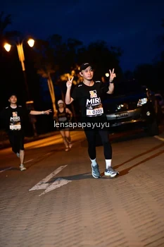 Runner Photo 1934007