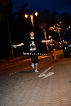 Runner Photo 1934028