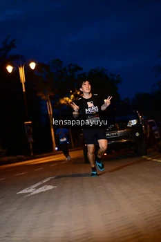 Runner Photo 1934624