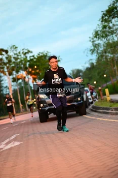 Runner Photo 1934733
