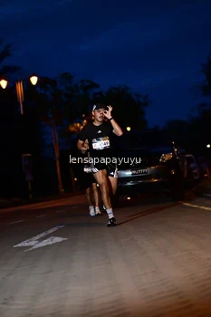 Runner Photo 1934743