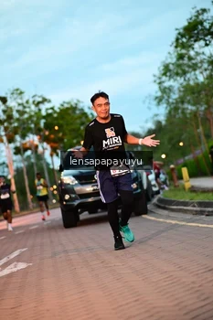 Runner Photo 1934779