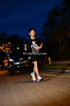 Runner Photo 1934850