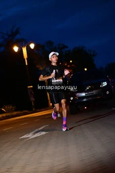 Runner Photo 1934968