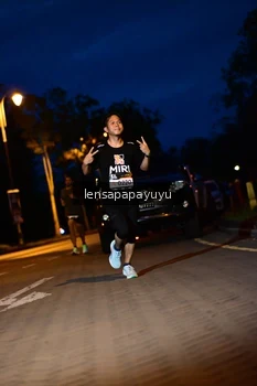 Runner Photo 1935125