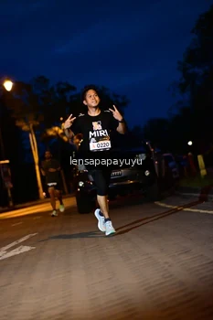 Runner Photo 1935143