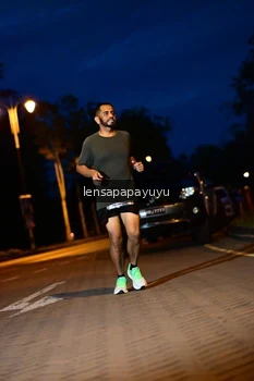 Runner Photo 1935216