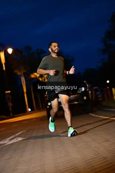Runner Photo 1935260