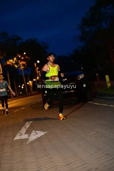 Runner Photo 1935324
