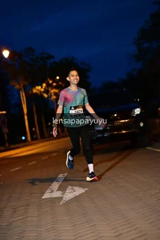 Runner Photo 1935463