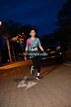 Runner Photo 1935495