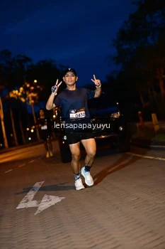 Runner Photo 1935646