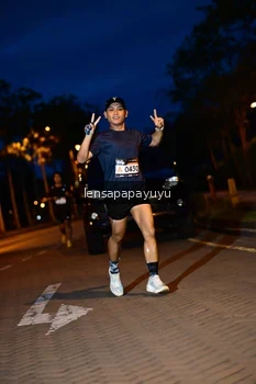 Runner Photo 1935671