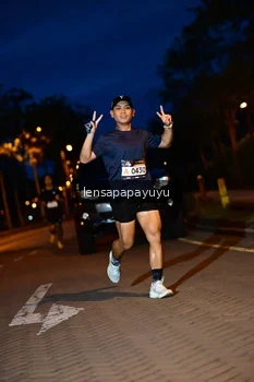 Runner Photo 1935701