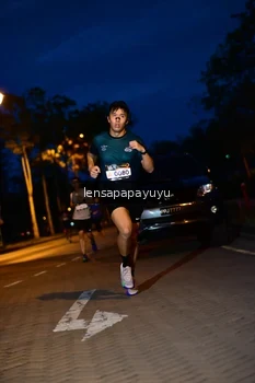 Runner Photo 1935911