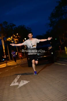 Runner Photo 1935962