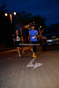 Runner Photo 1936042