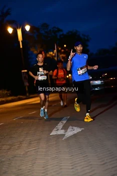 Runner Photo 1936125