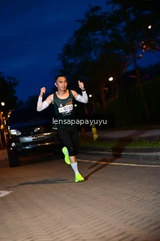 Runner Photo 1936266
