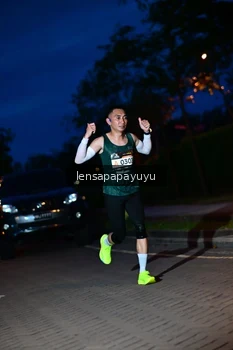 Runner Photo 1936316