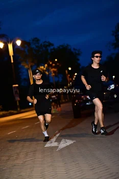 Runner Photo 1936363