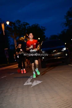 Runner Photo 1936412