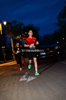 Runner Photo 1936442