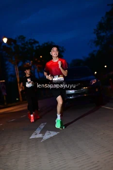 Runner Photo 1936466